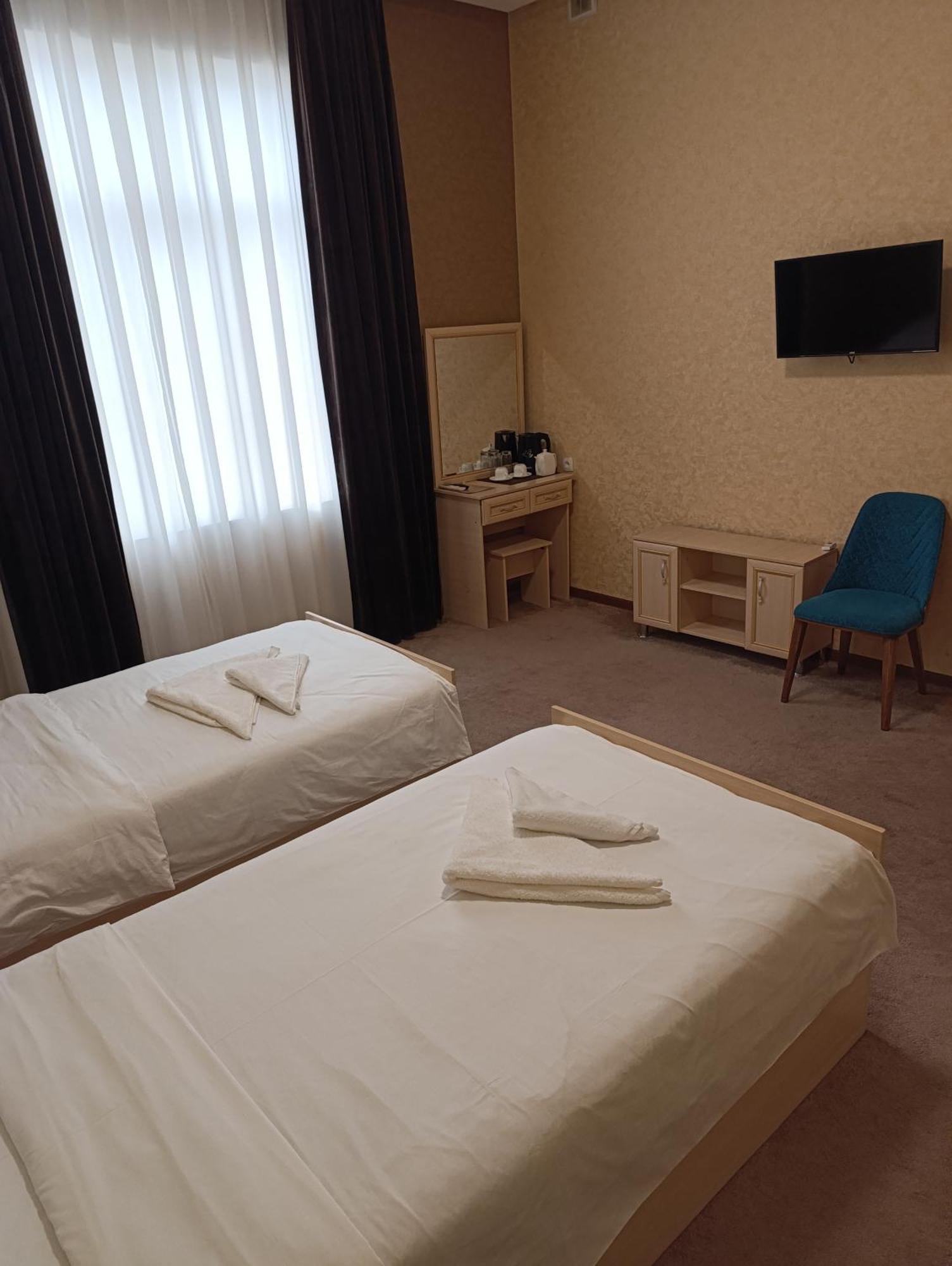 Grand Karavan Hotel Tasjkent Buitenkant foto